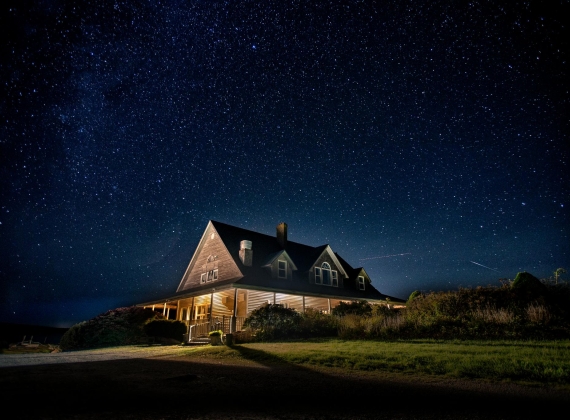 argyler-lodge-starry-night