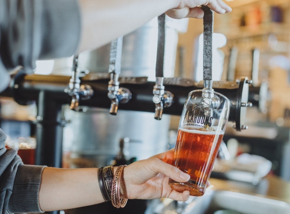 beer-being-served-at-picaroons